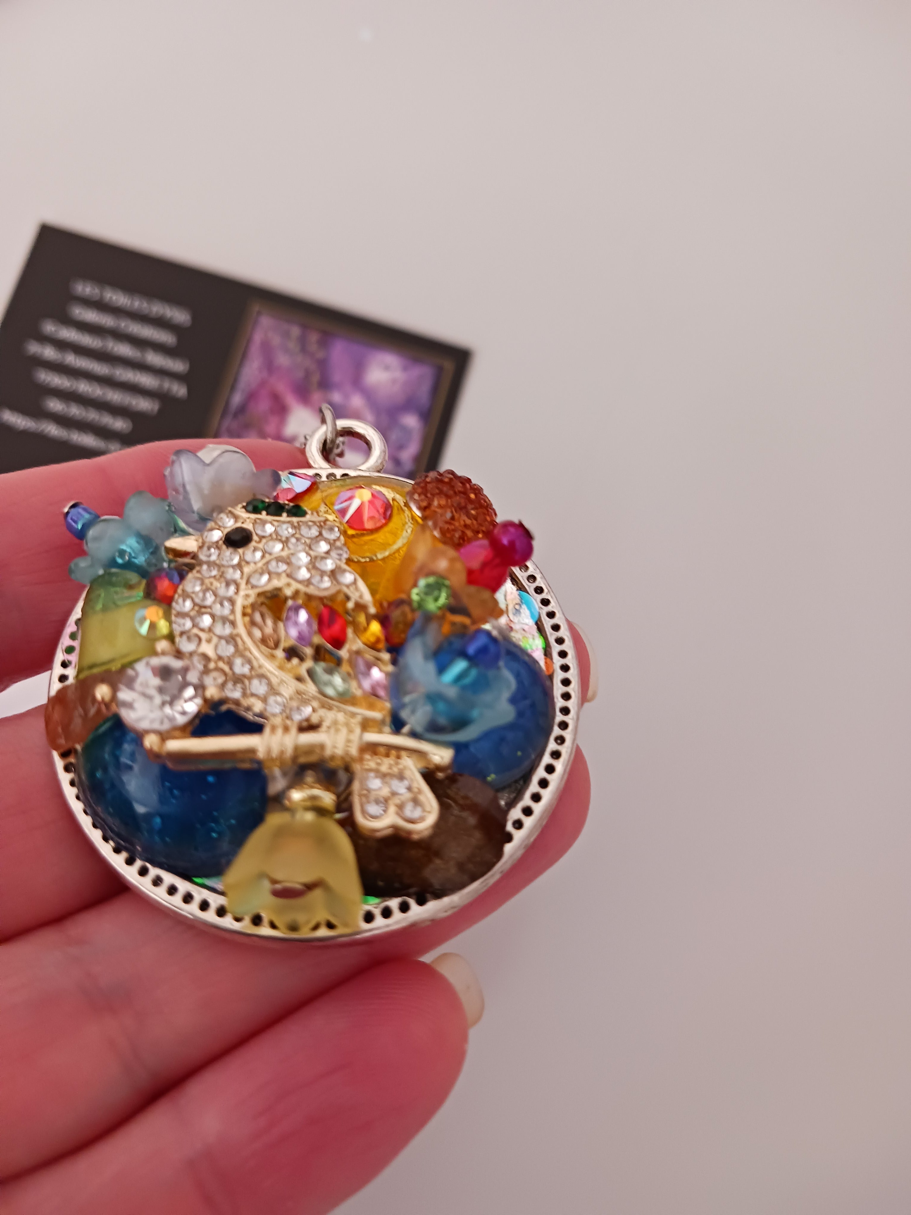 Collier Fleurs et petit oiseau