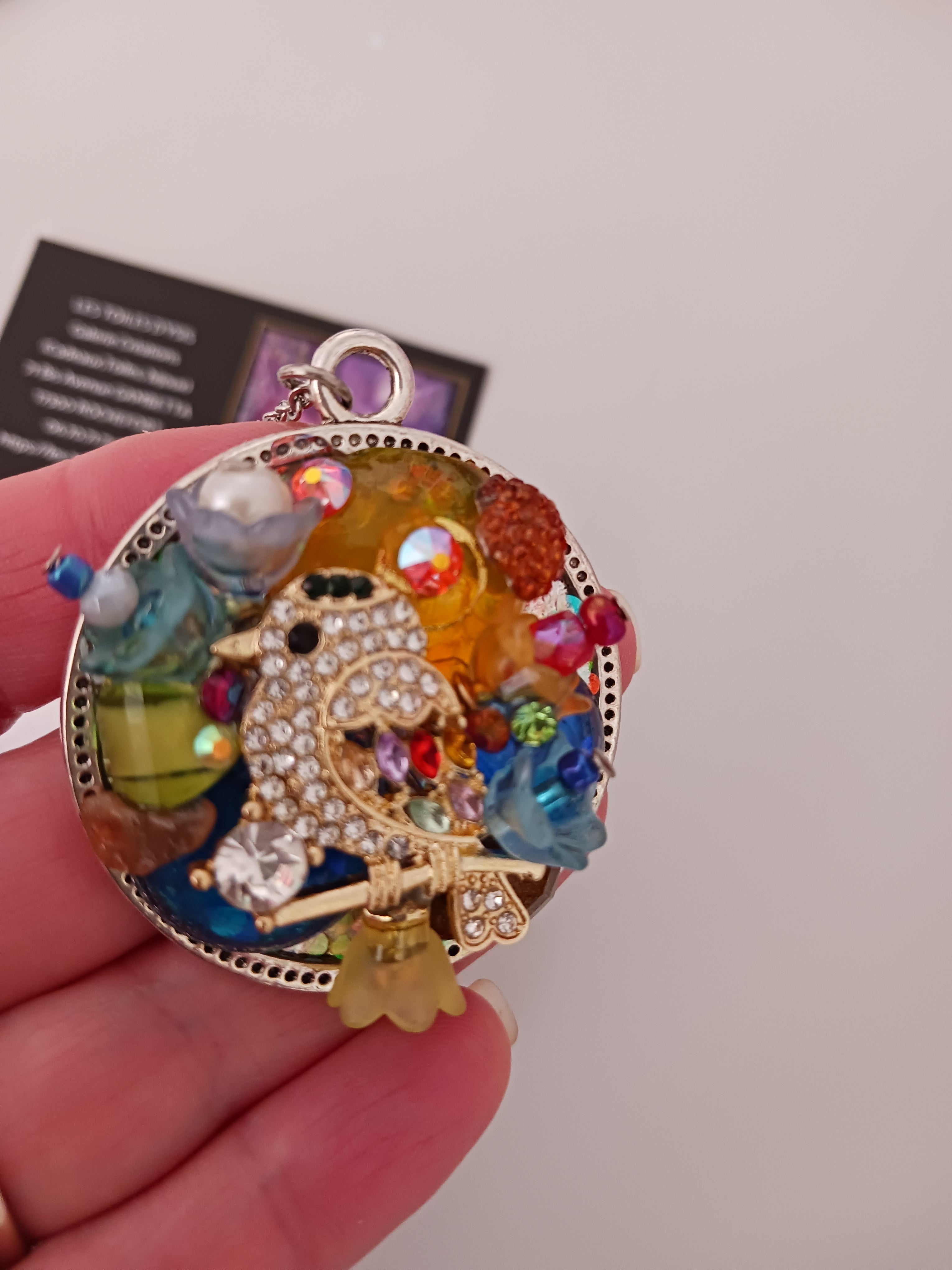 Collier Fleurs et petit oiseau