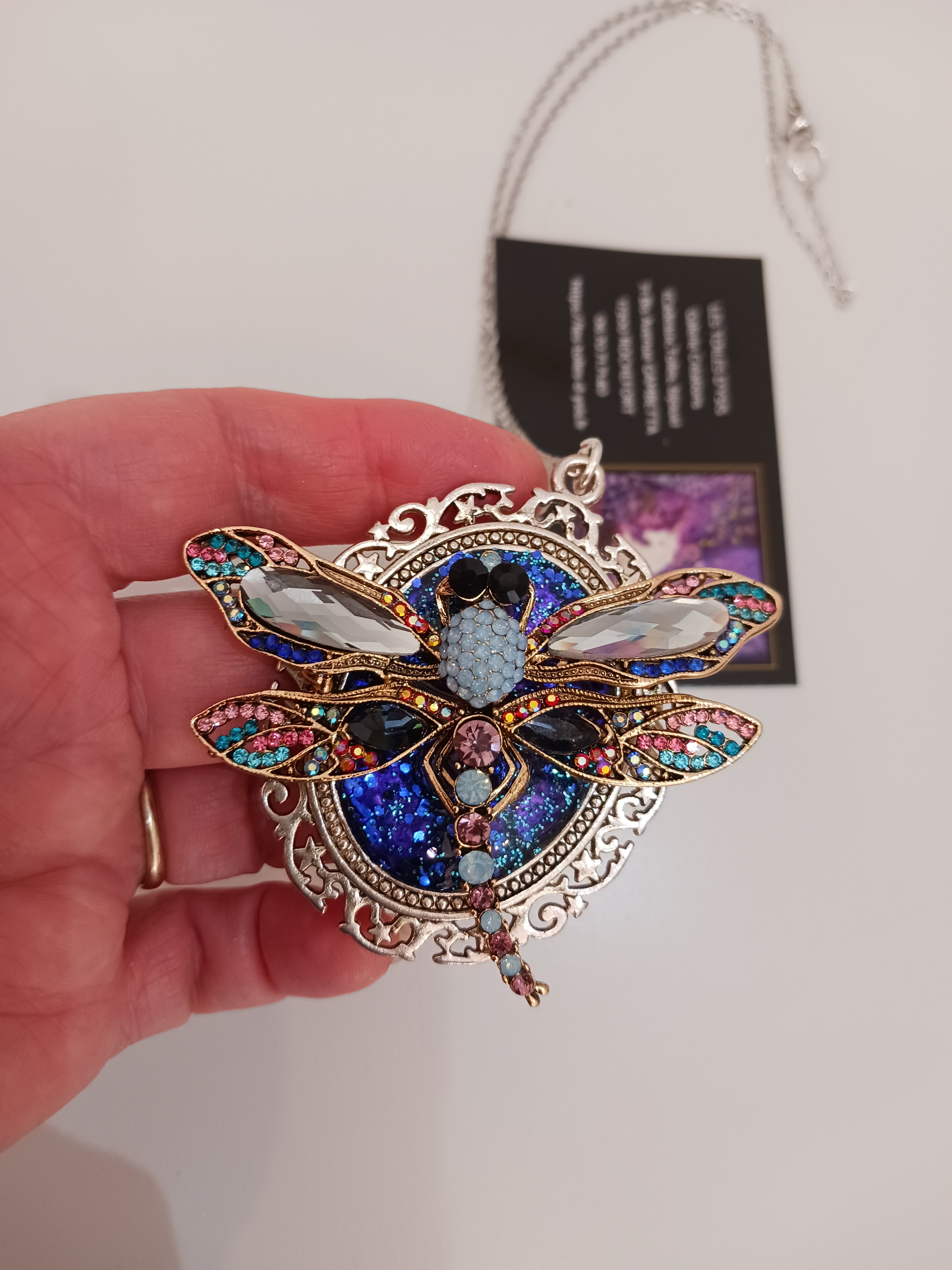 Collier féérique Libellule dans la nuit réservé