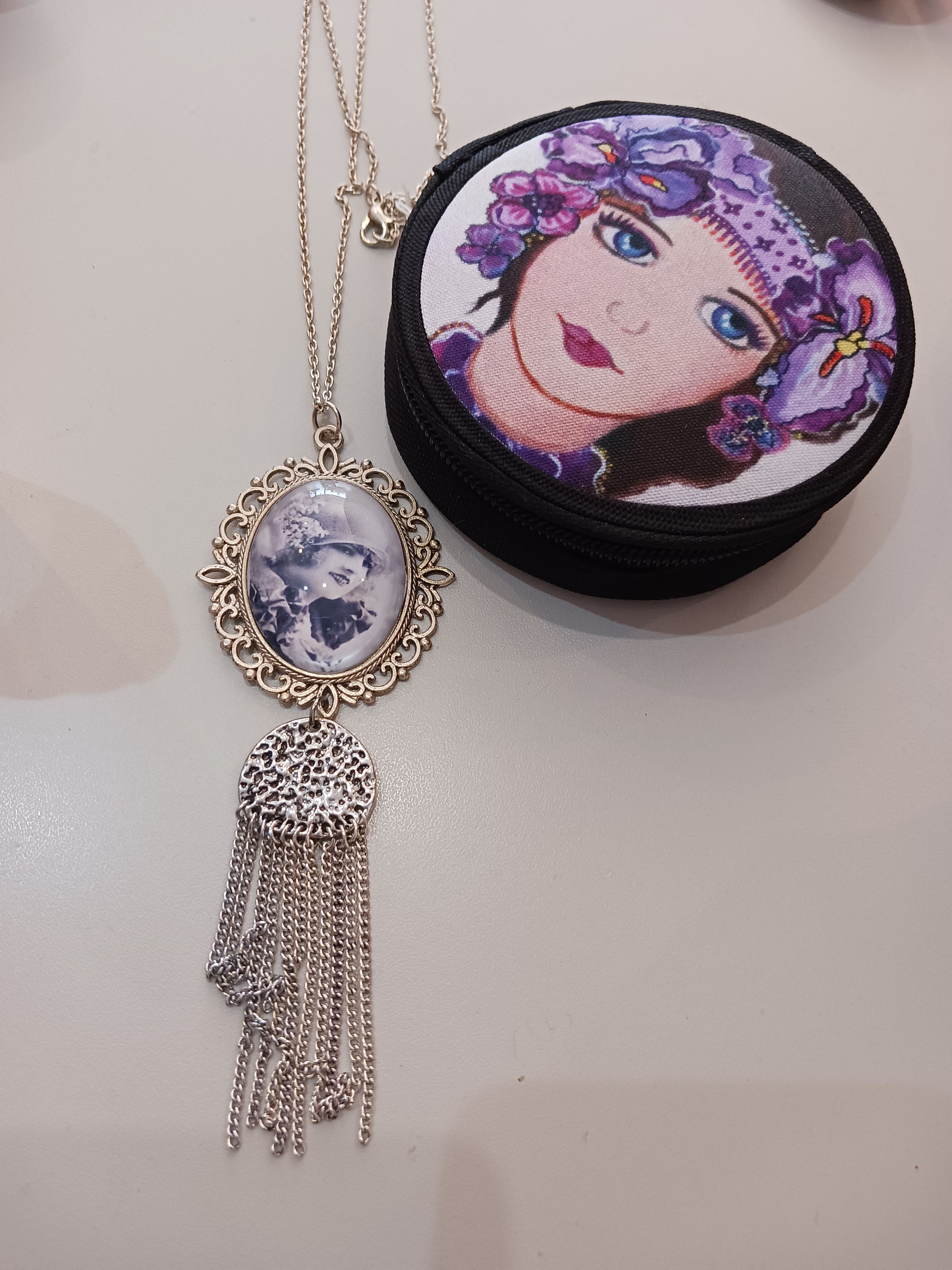 collier et porte monnaie