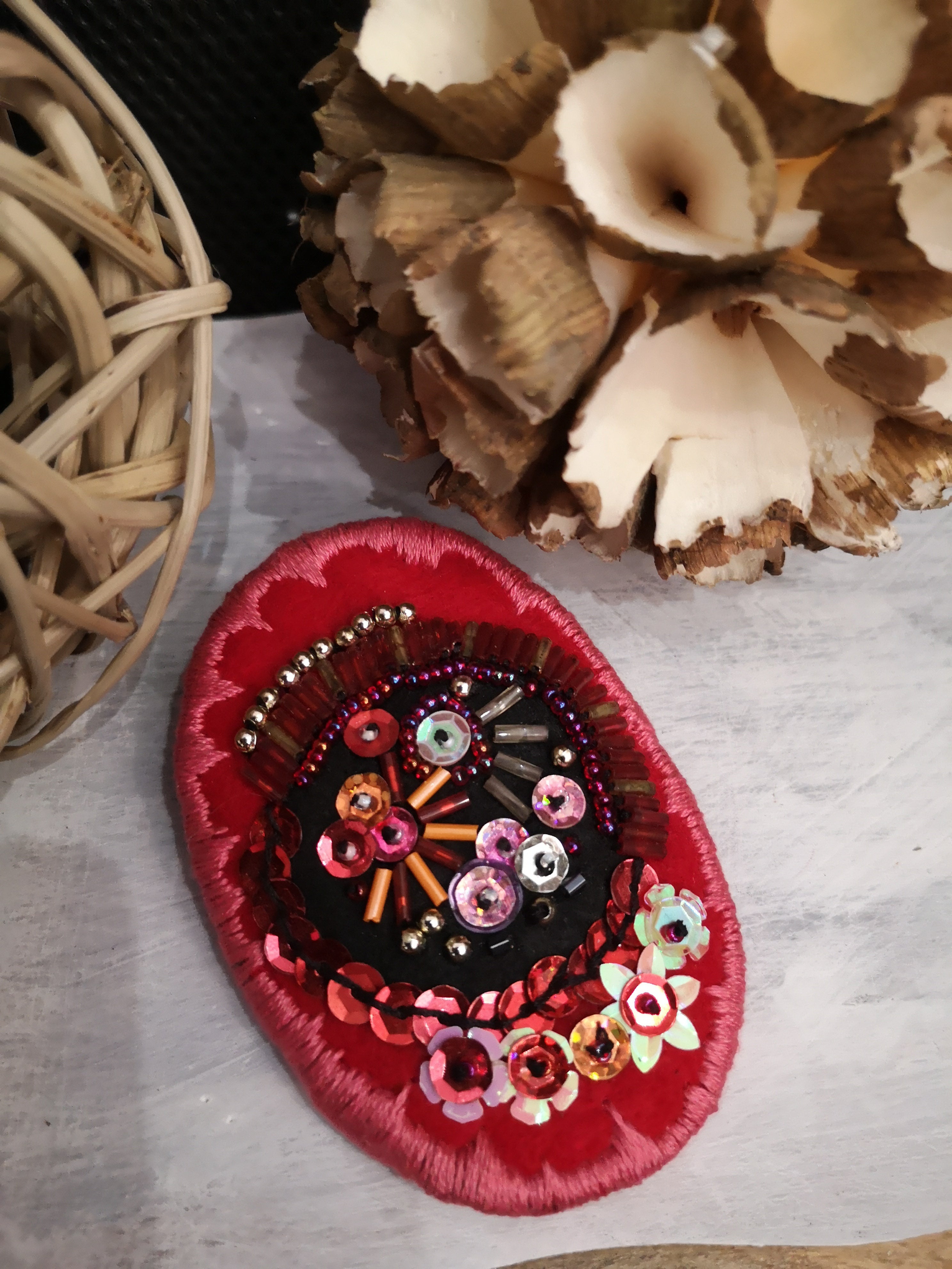 Broche Hanaki