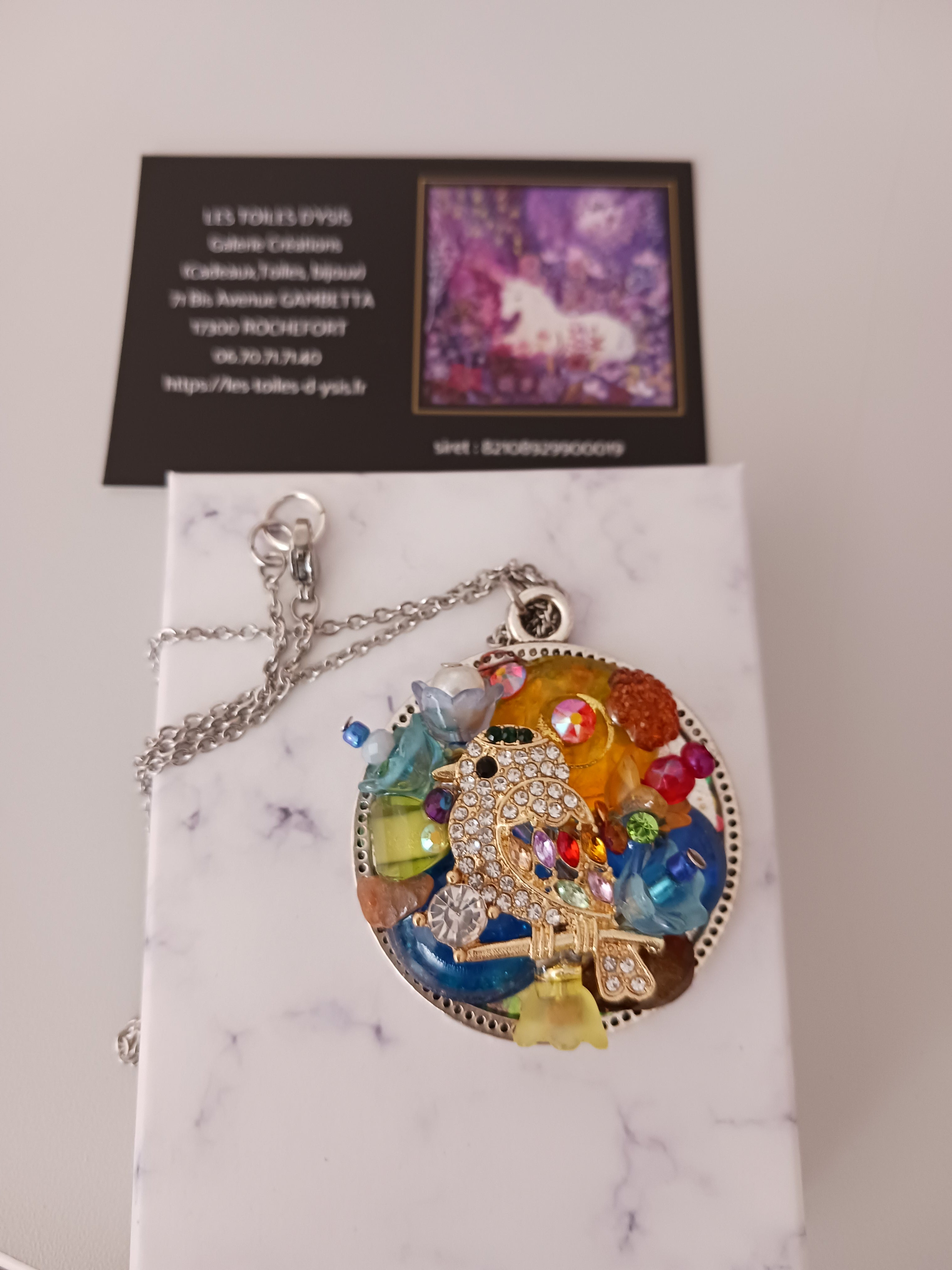 Collier Fleurs et petit oiseau