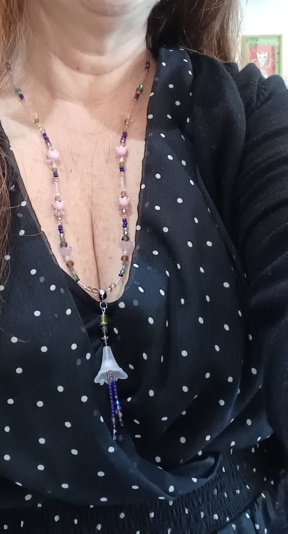 Collier fleurs 🌸🪷🌷 roses et une blanche