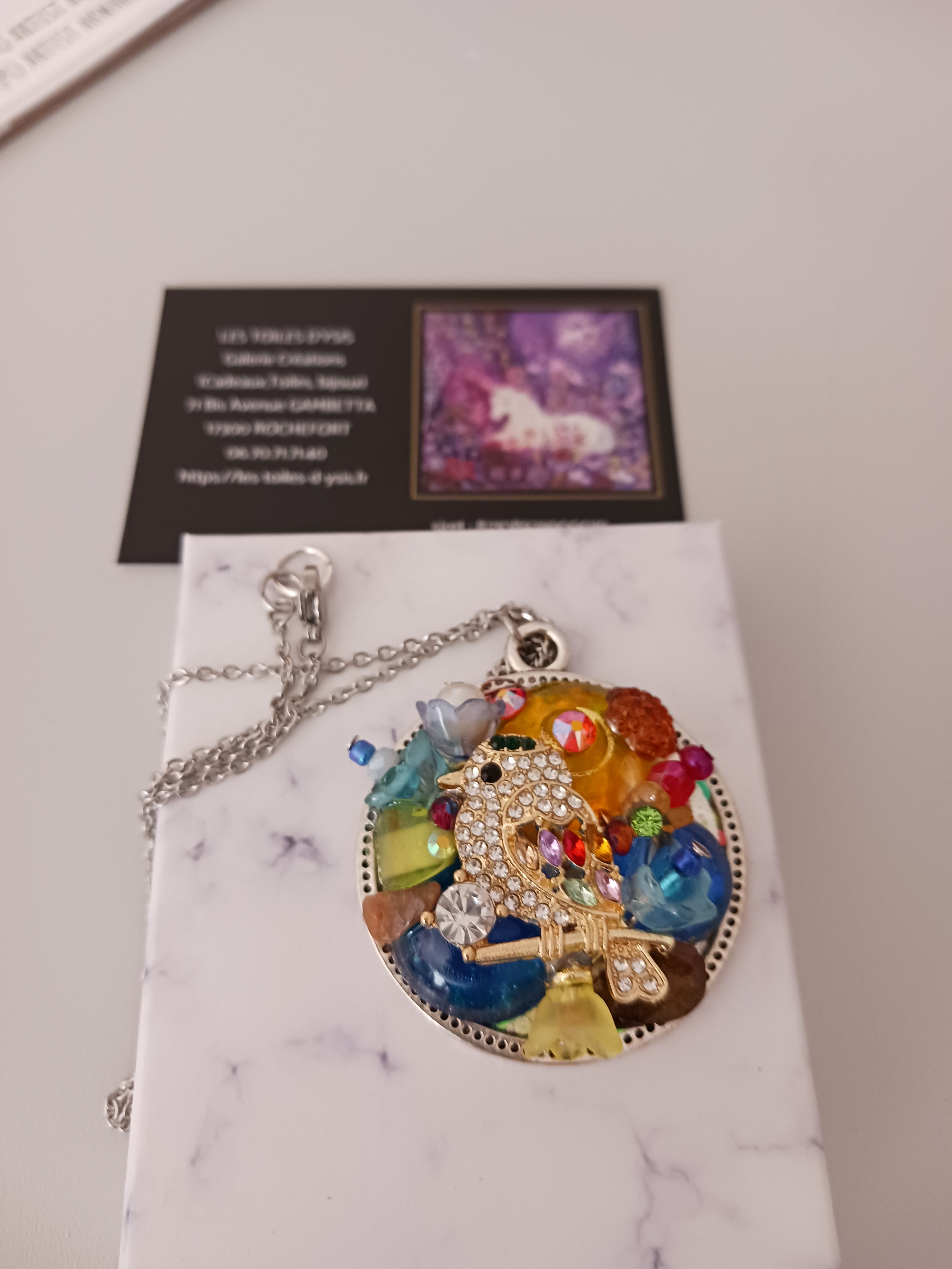 Collier Fleurs et petit oiseau