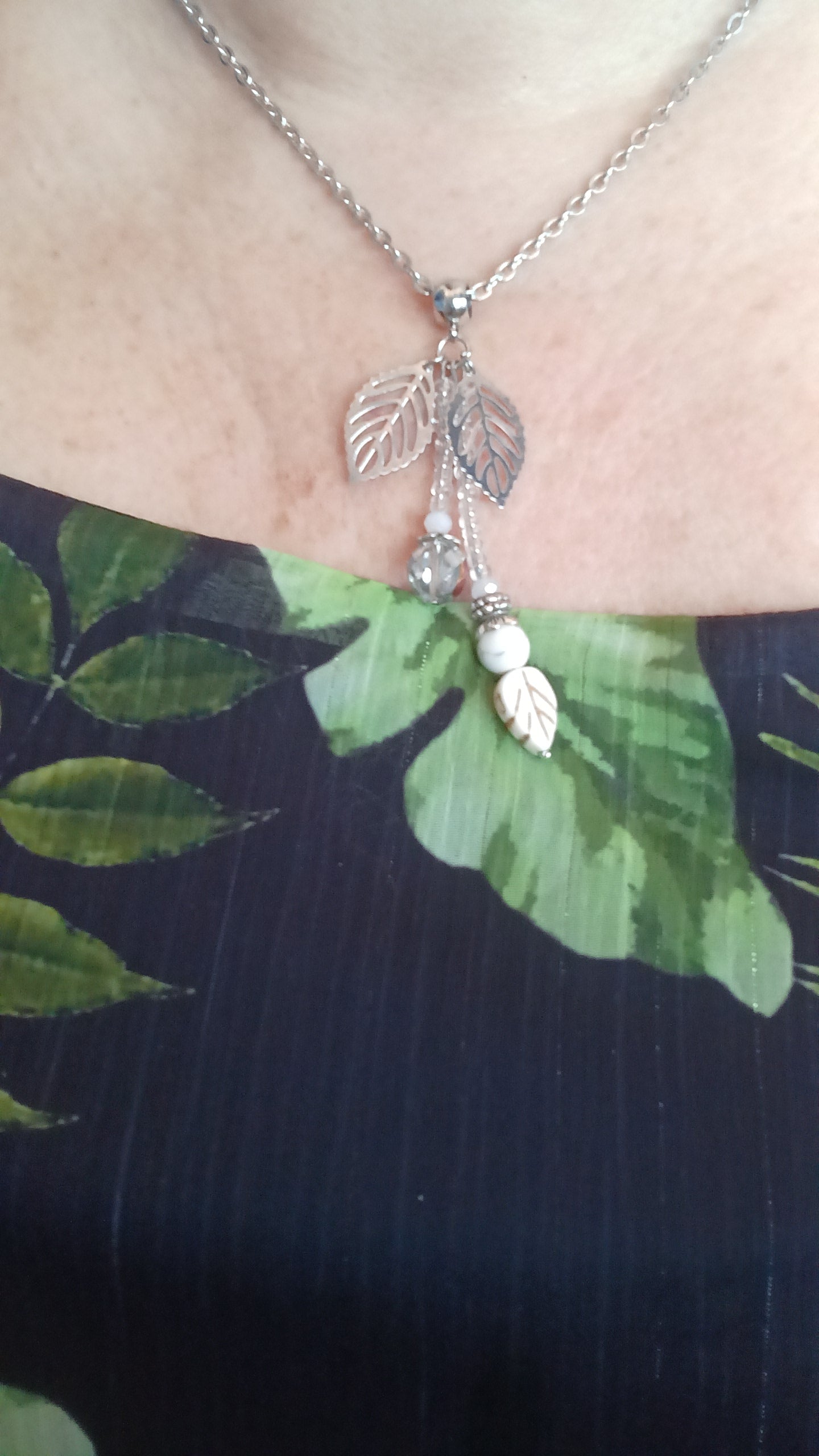 Collier feuilles et cristal
