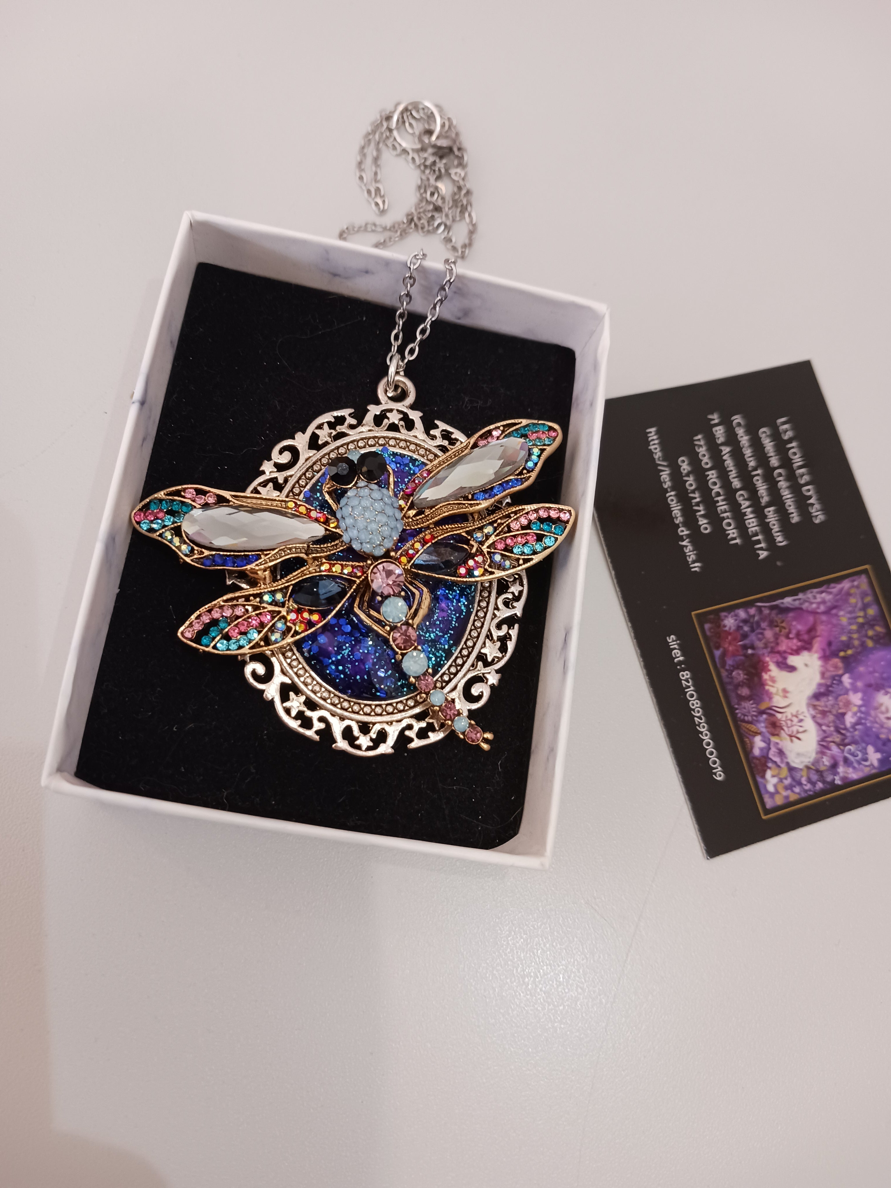Collier féérique Libellule dans la nuit réservé