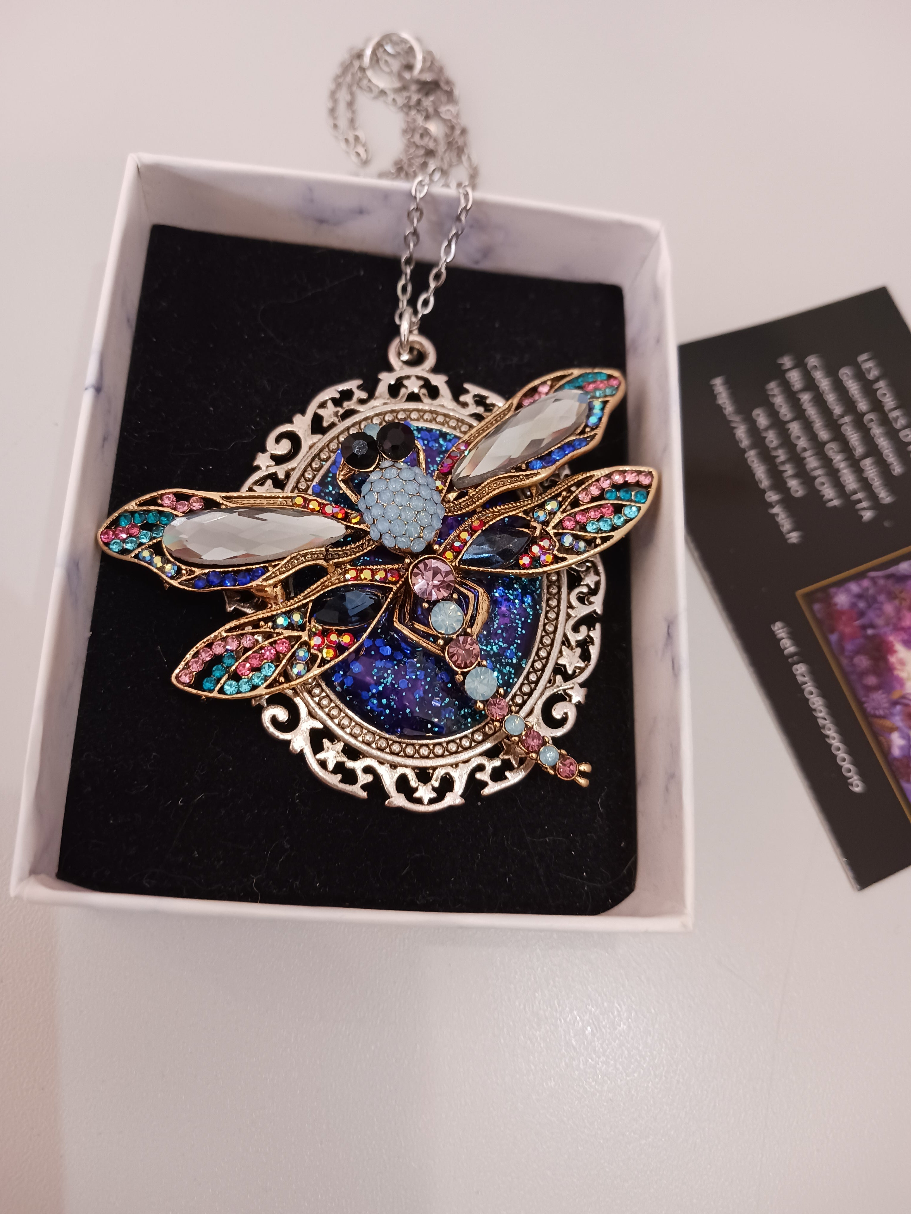 Collier féérique Libellule dans la nuit réservé