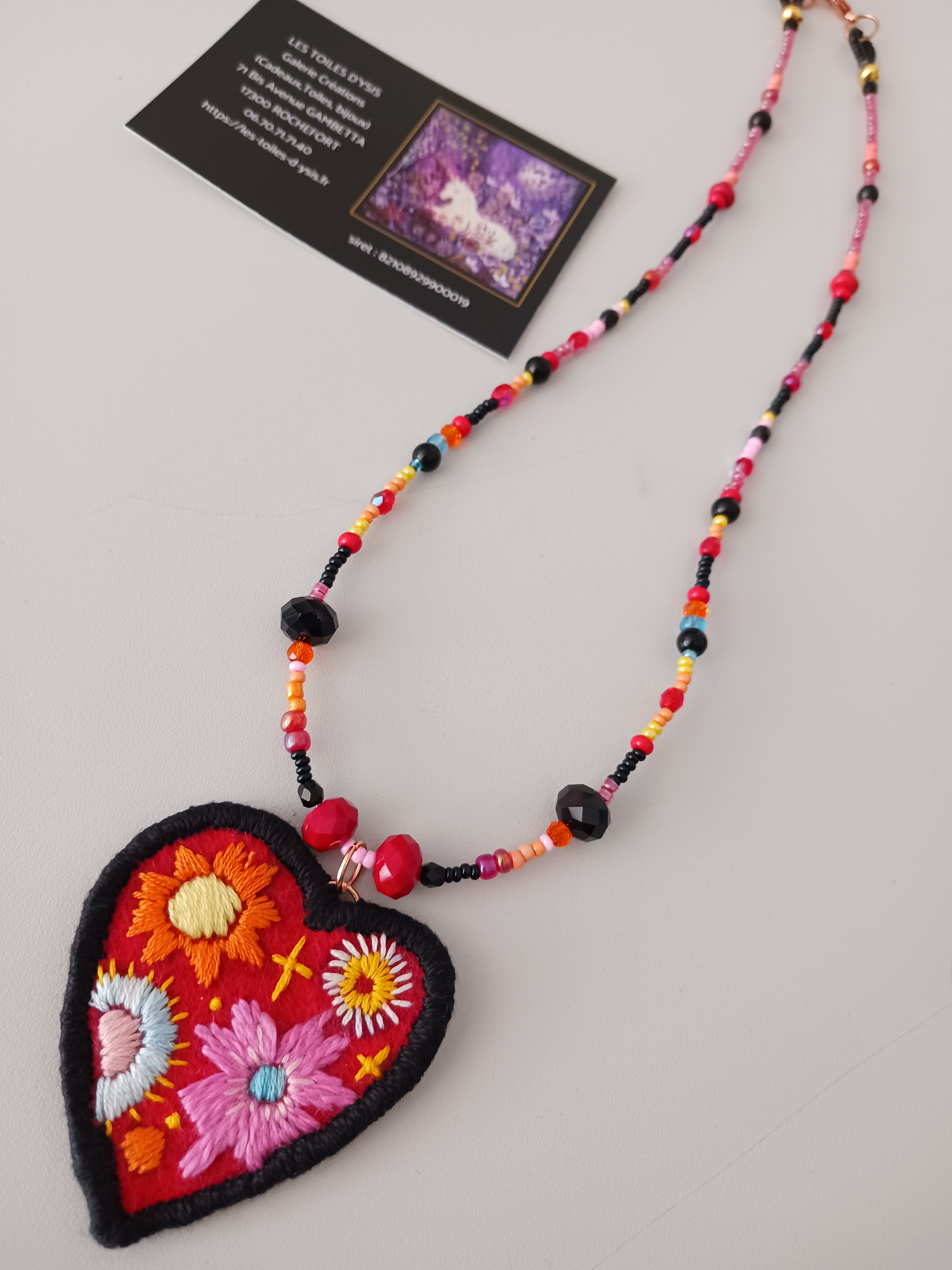 collier coeur rouge et noir