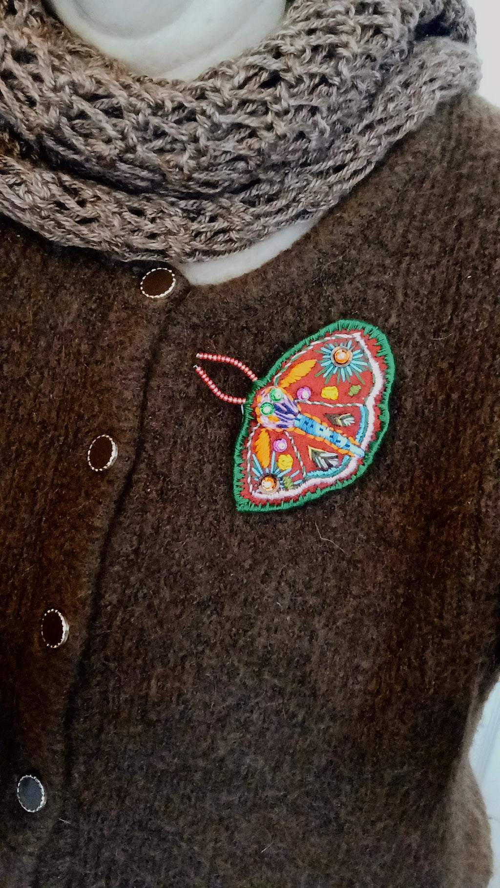 Broche papillon rouge et vert