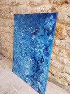 bleu, blanche, bleu irisé