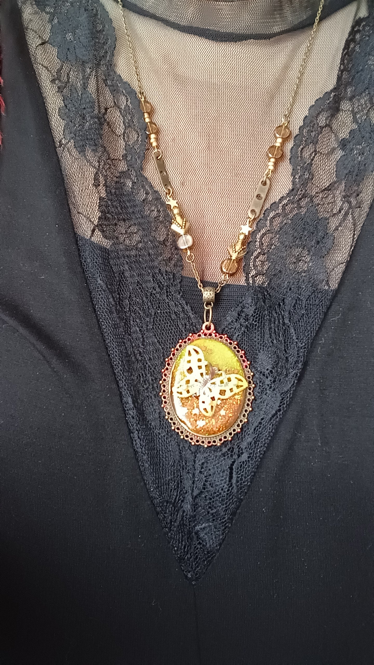Collier Un papillon fait le printemps