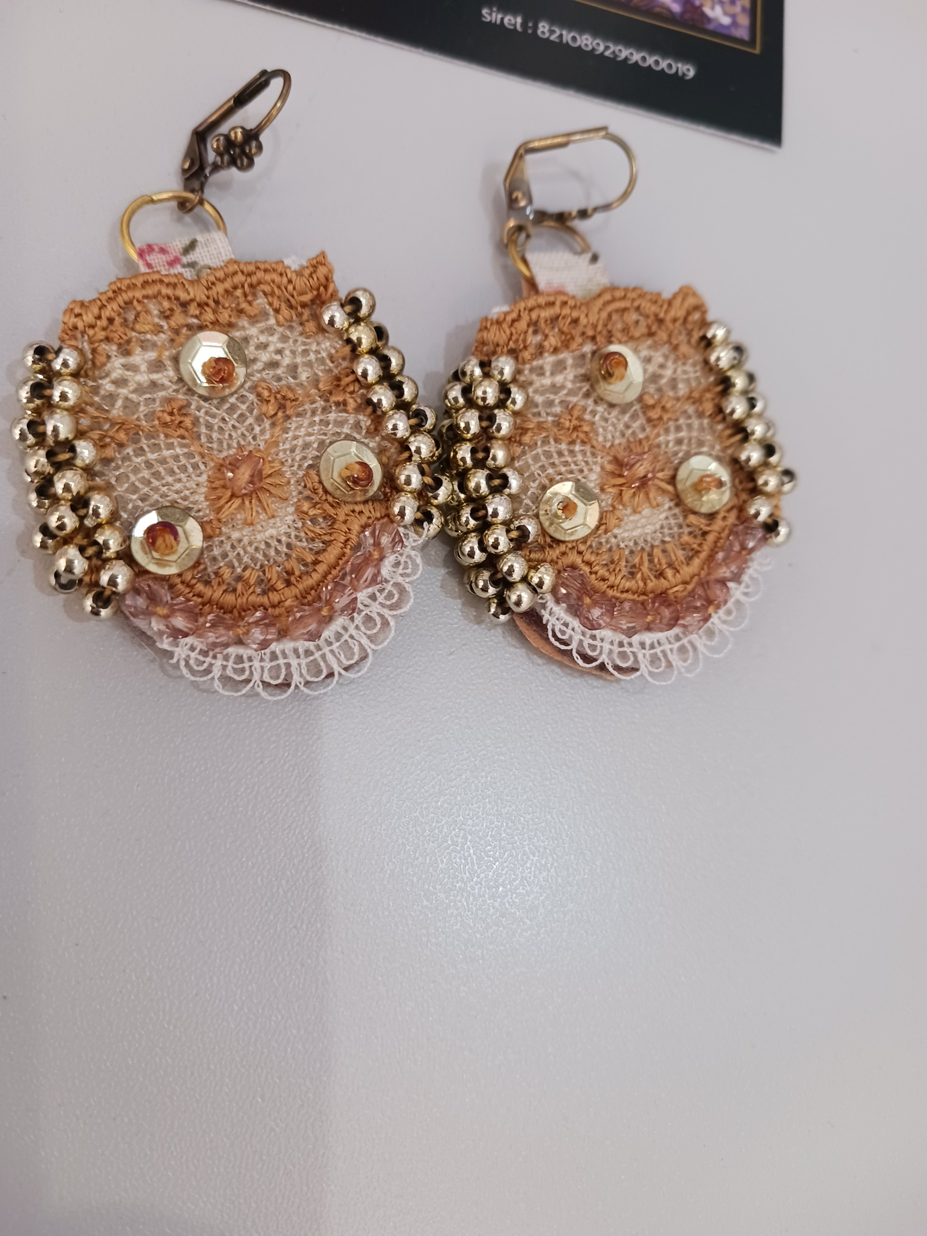 Boucles Dentelle et perles