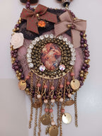 Collier Mucha brodé