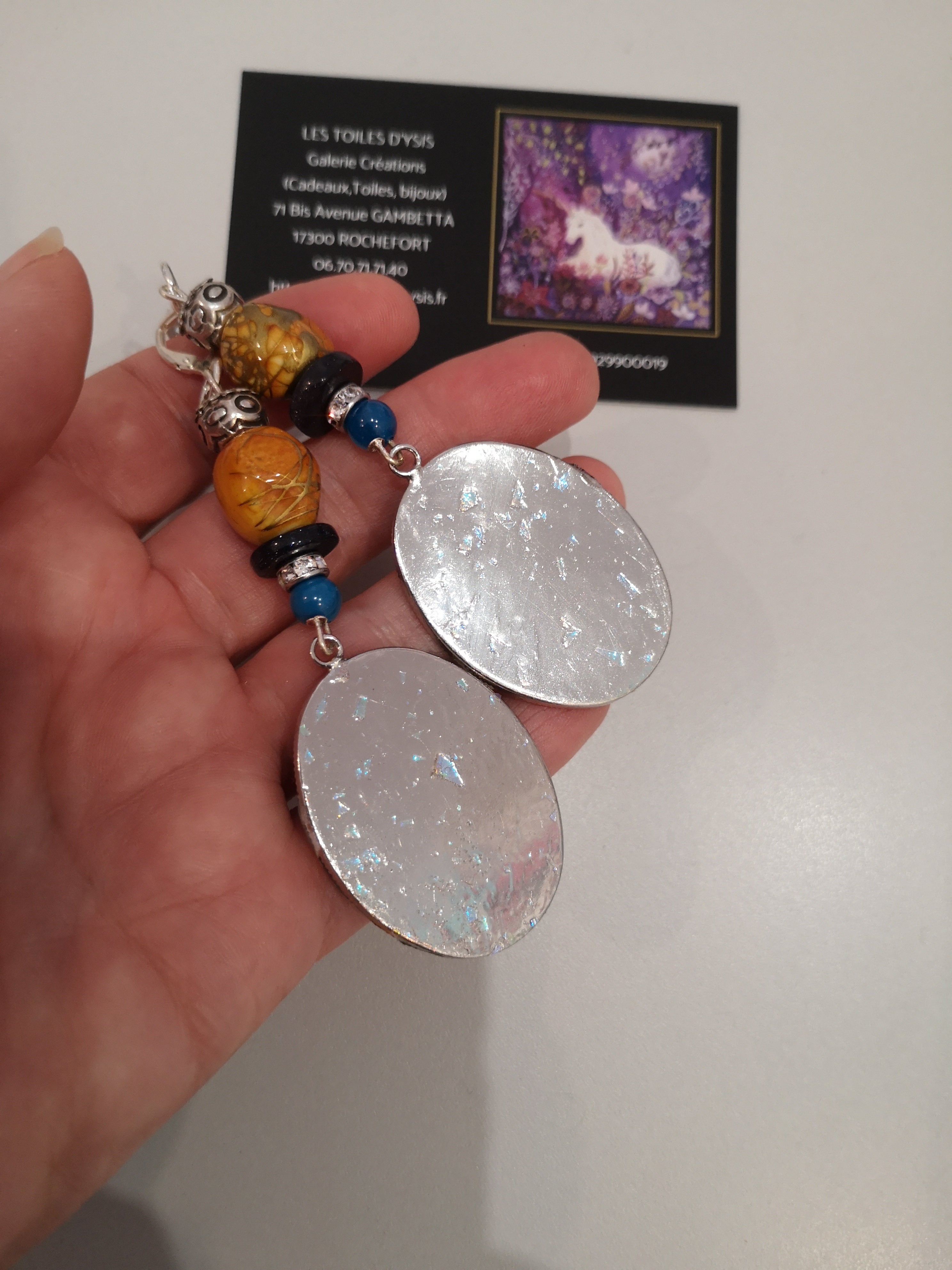Boucles "Le monde est fait d'amour"