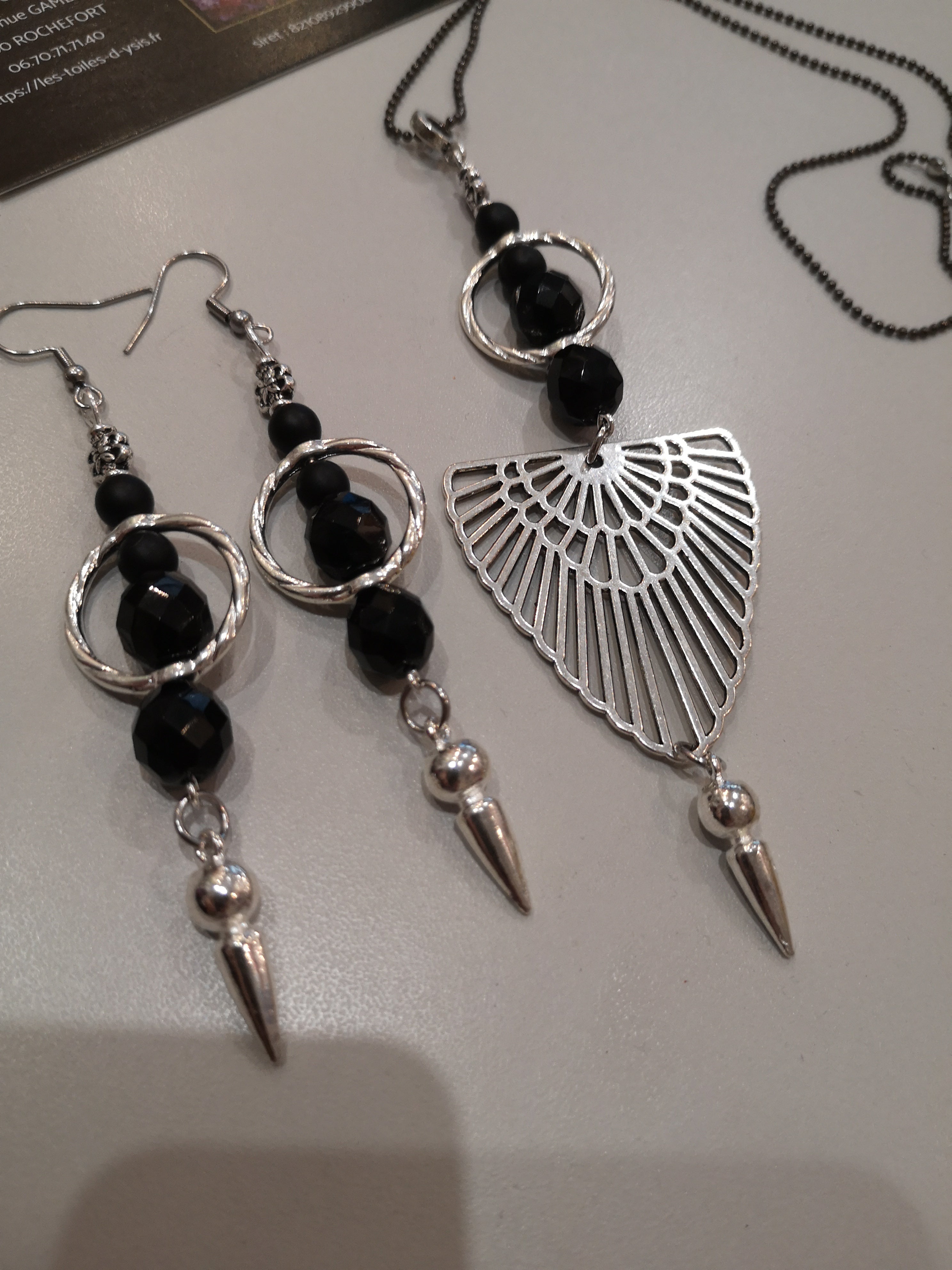 Parure Noire et argent