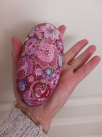 Petit lapin dans les fleurs