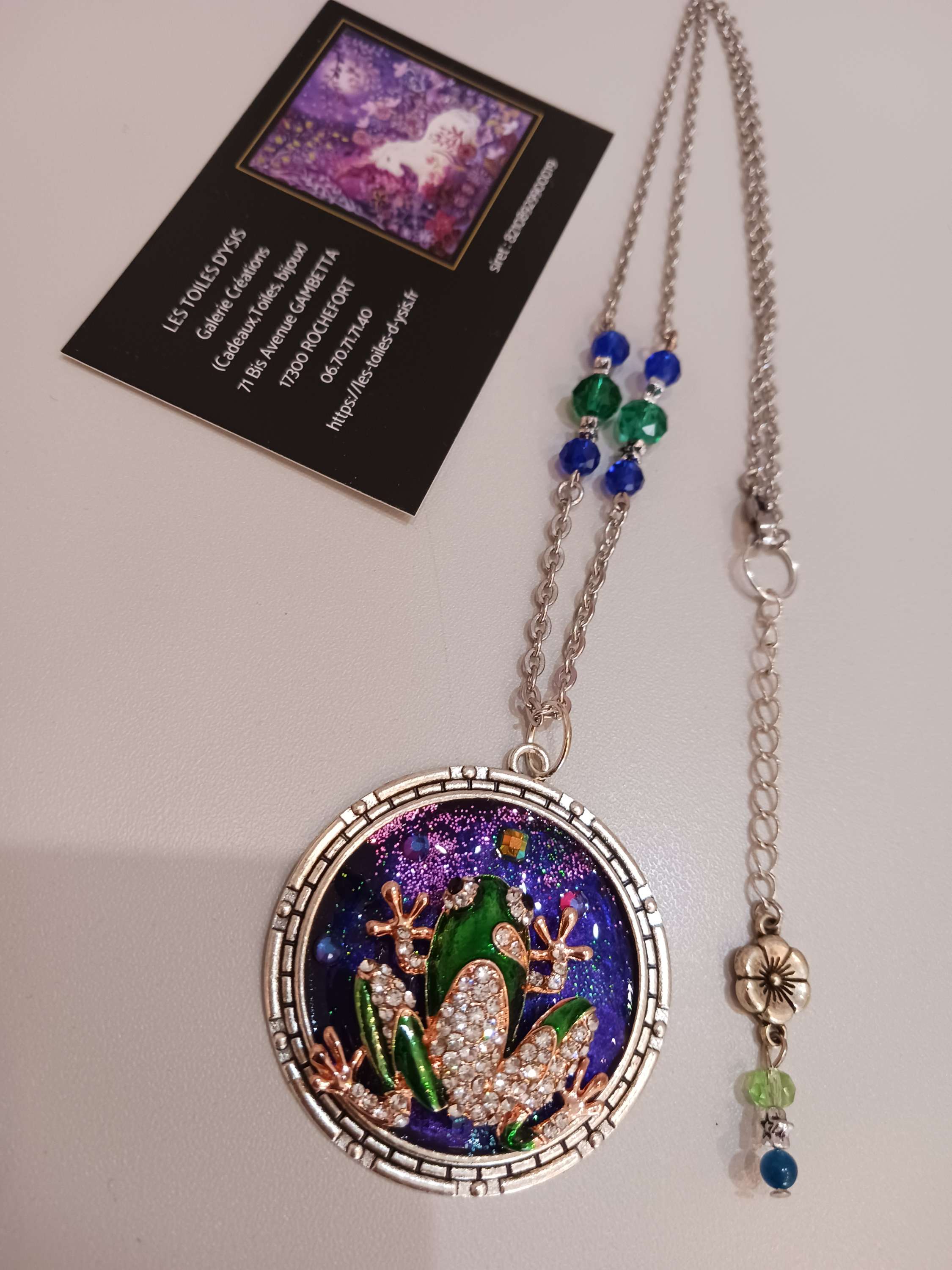 Collier petite grenouille