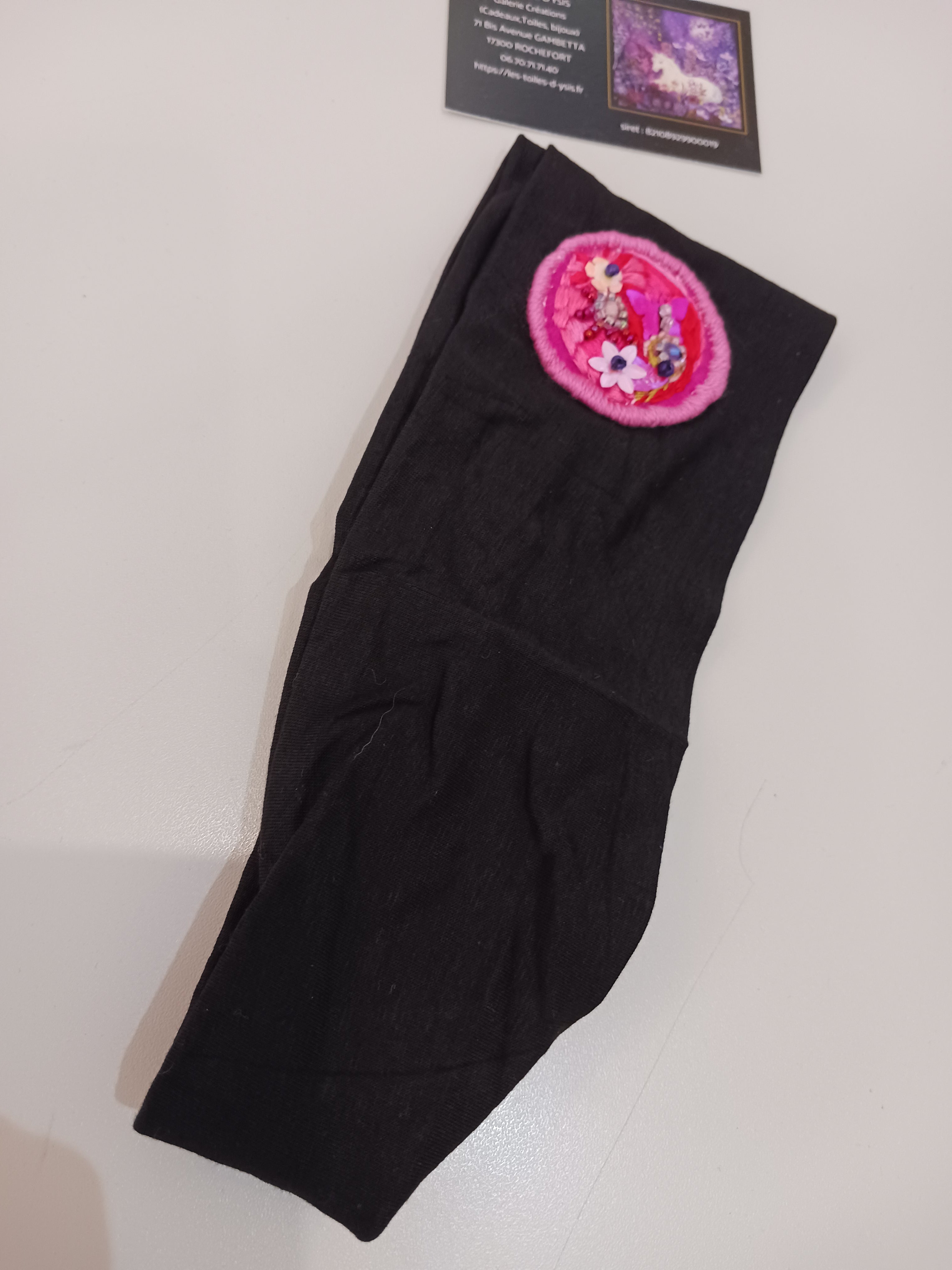 broderie rose fleurs papillon