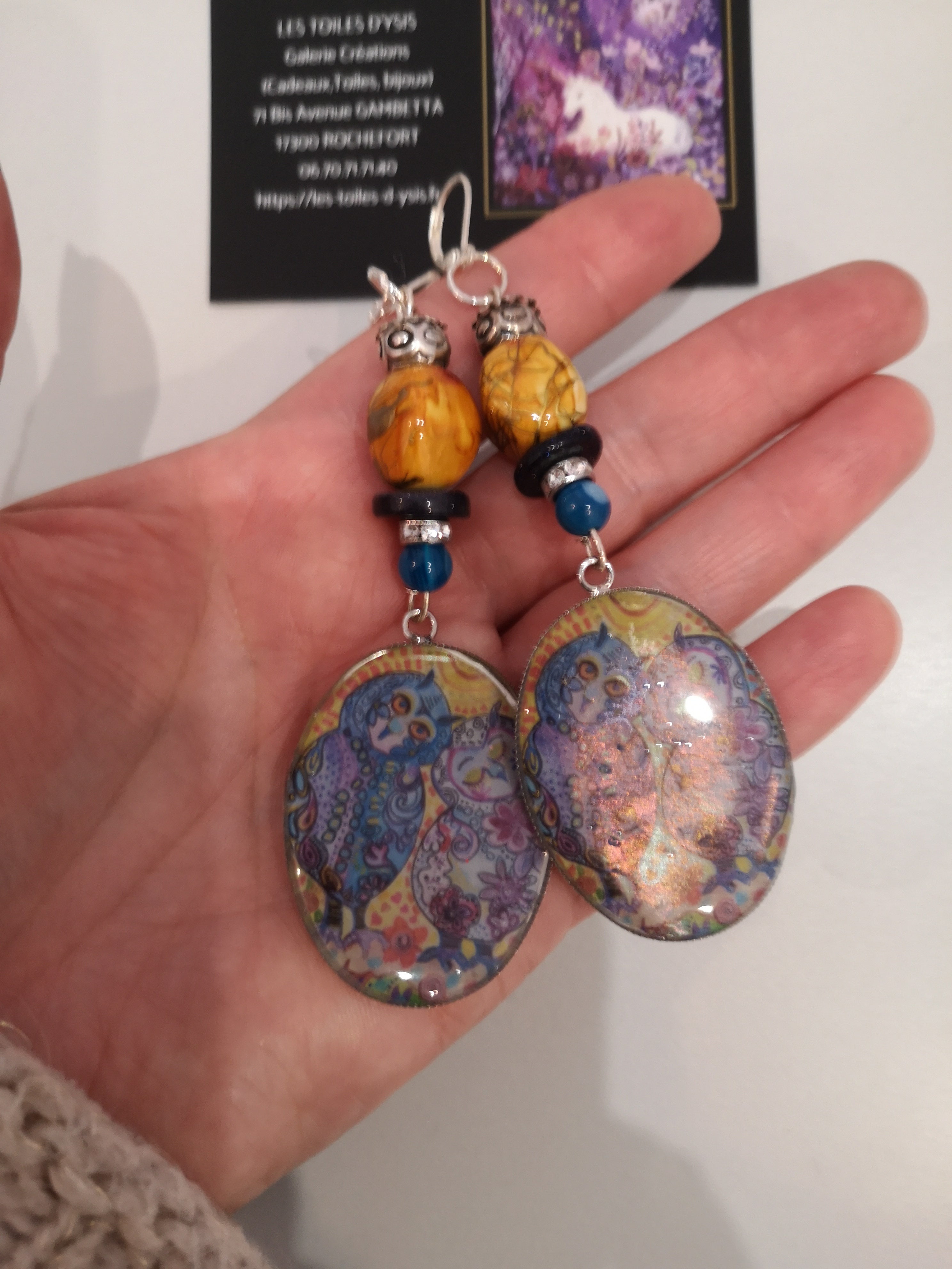 bijoux jaune bleu noir