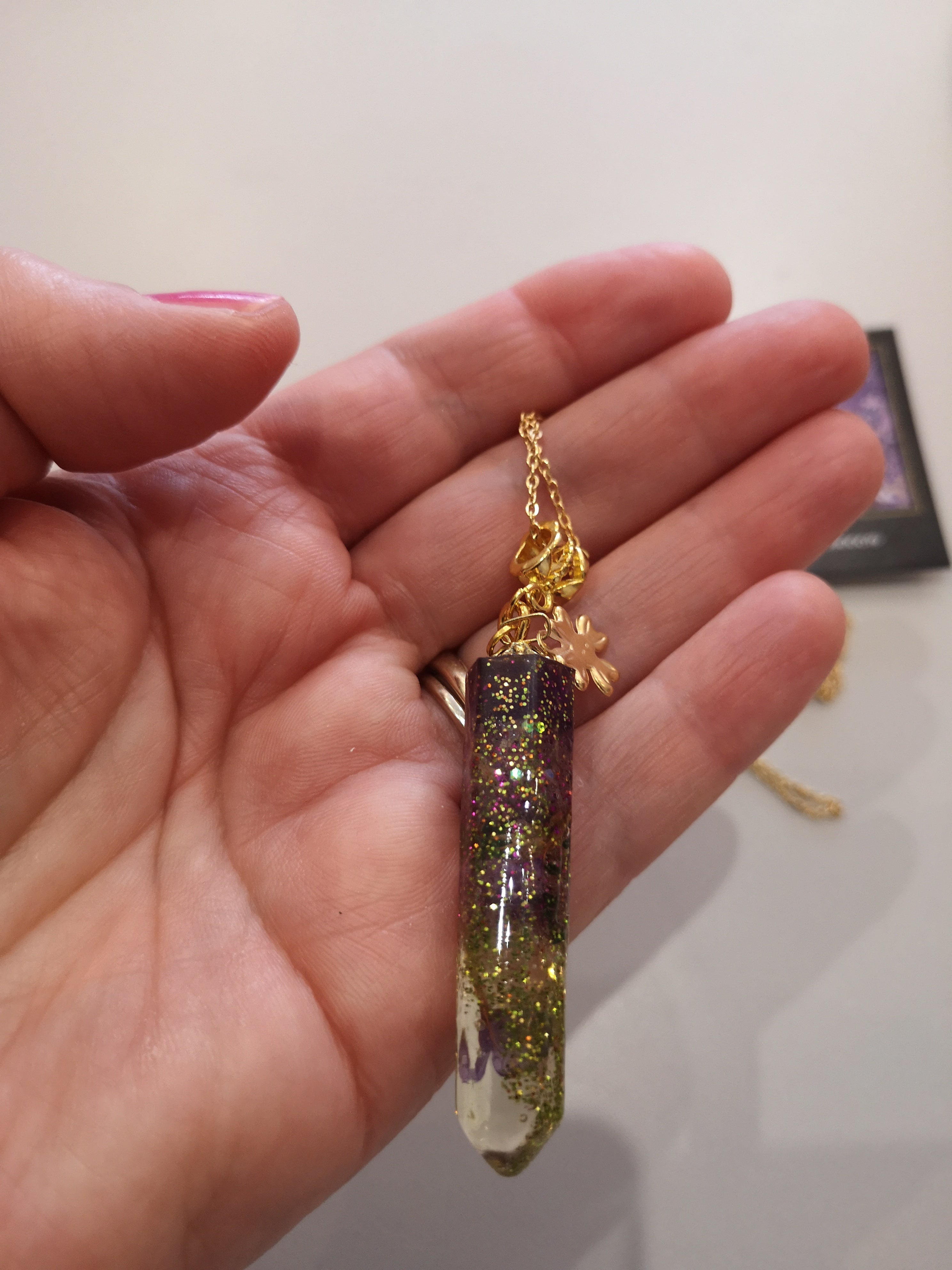 collier féérique résine