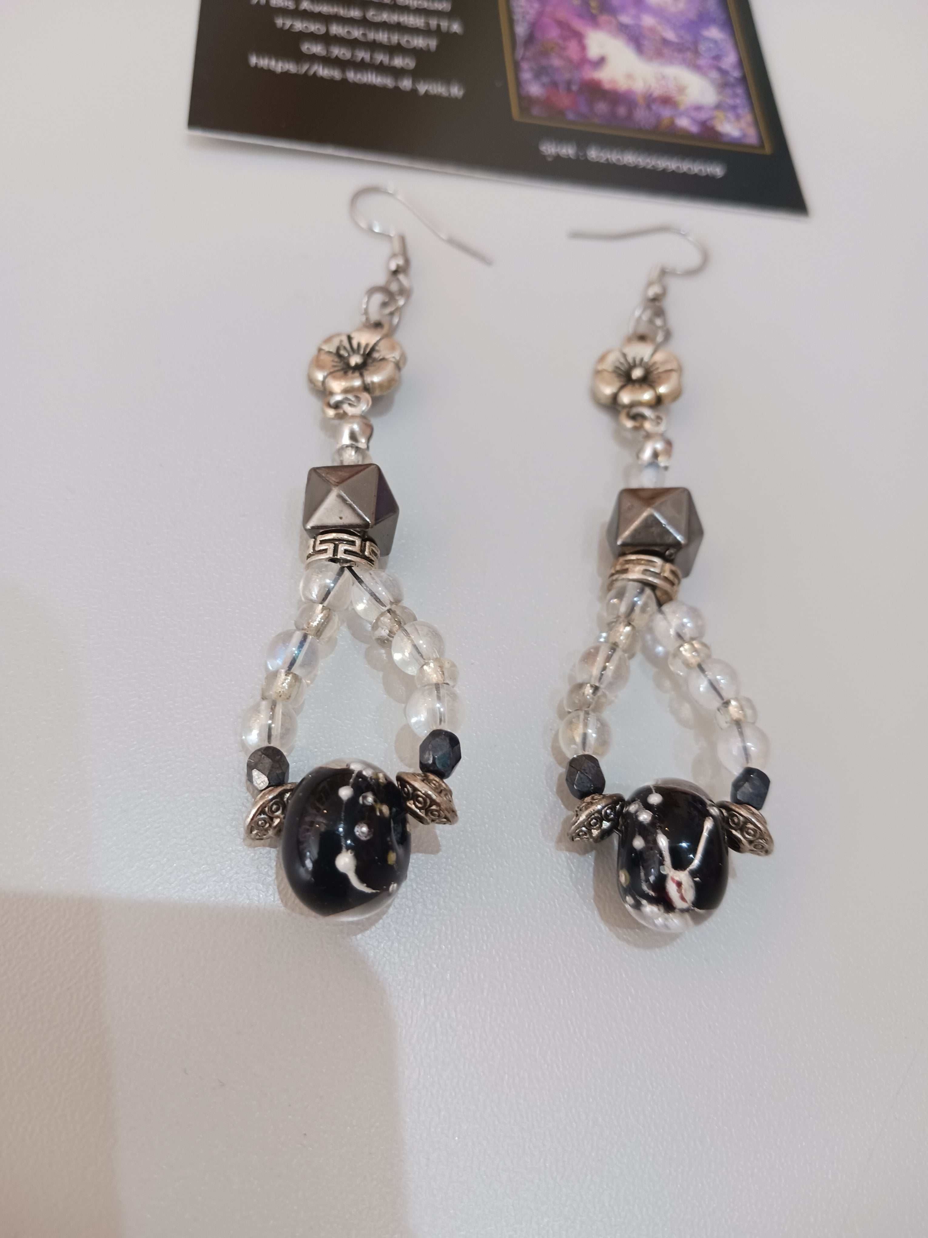 perles noir et argent soufflées