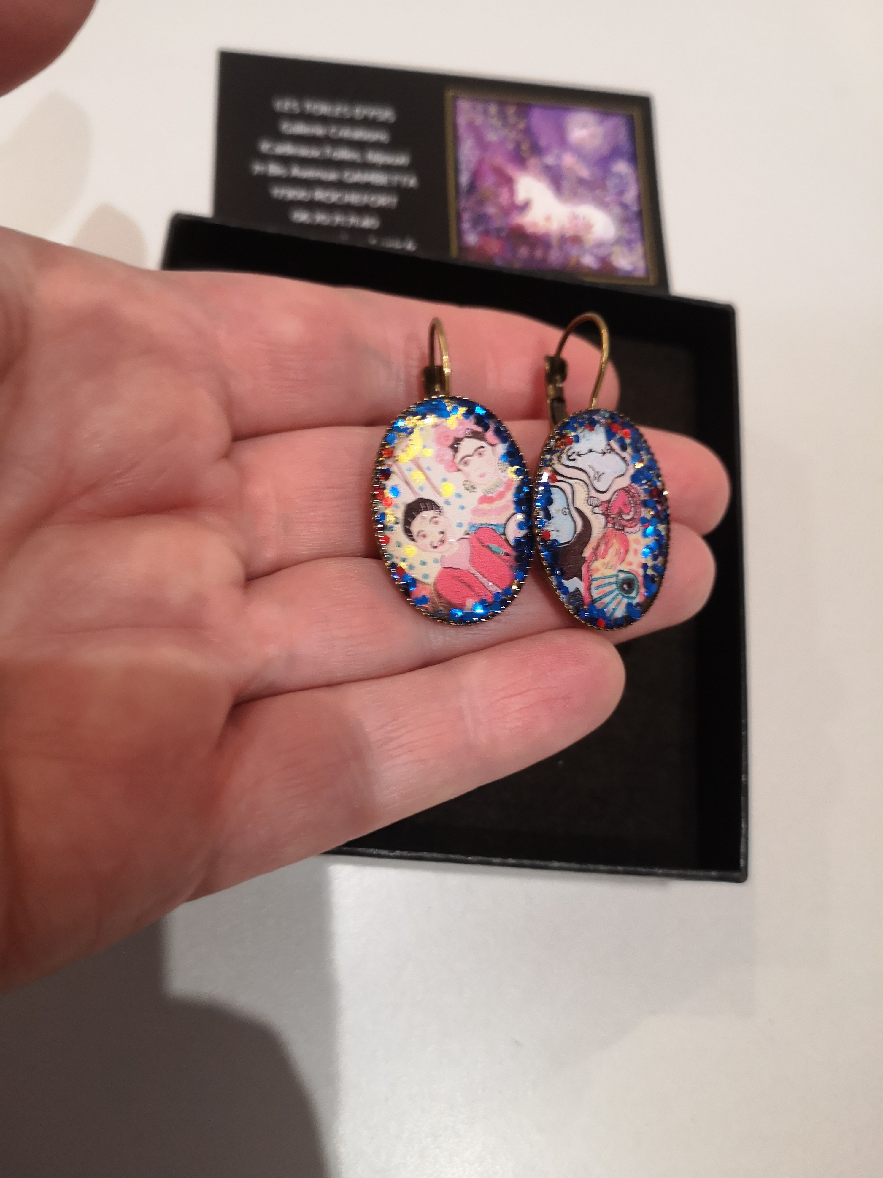 bijou bleu et rouge