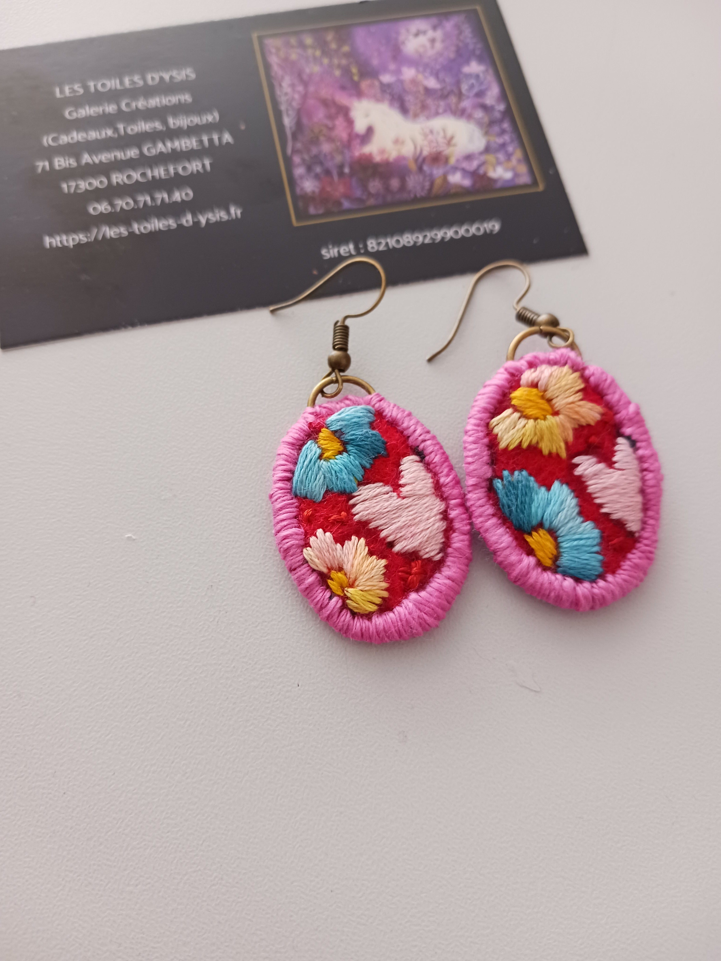 broderie à l'aiguille fine