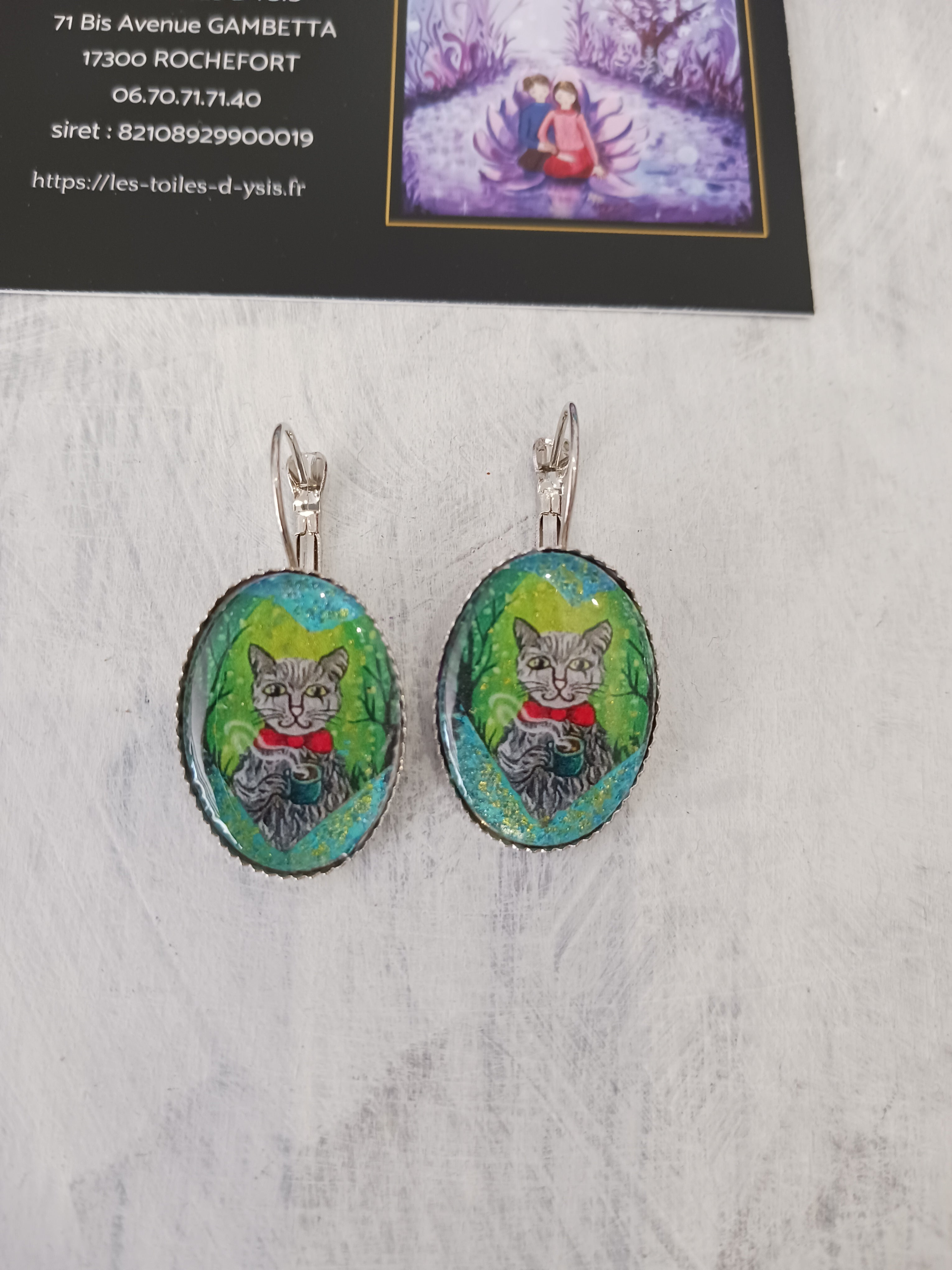 boucles dormeuses chats vert et rouge