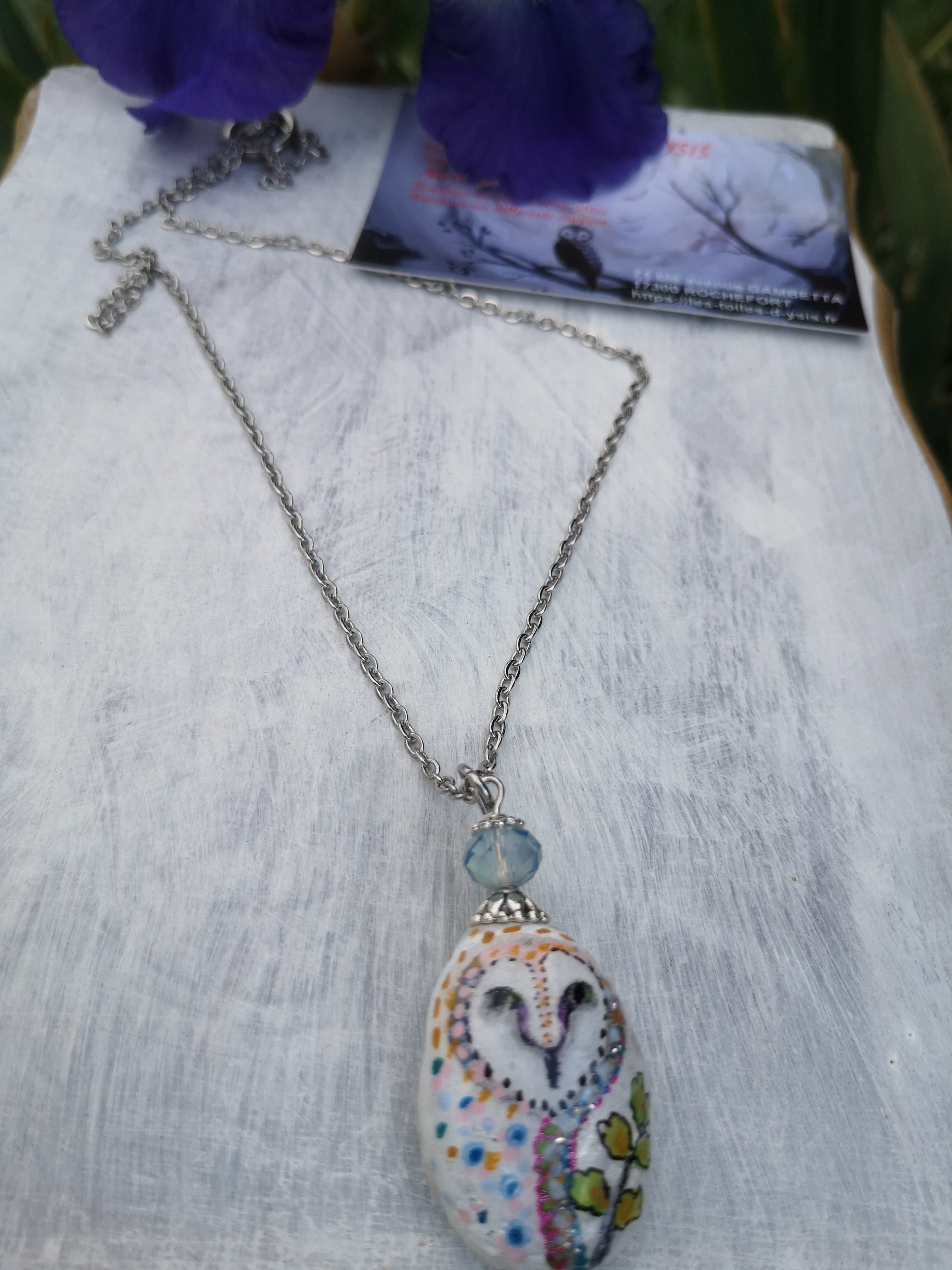 collier peint à la main