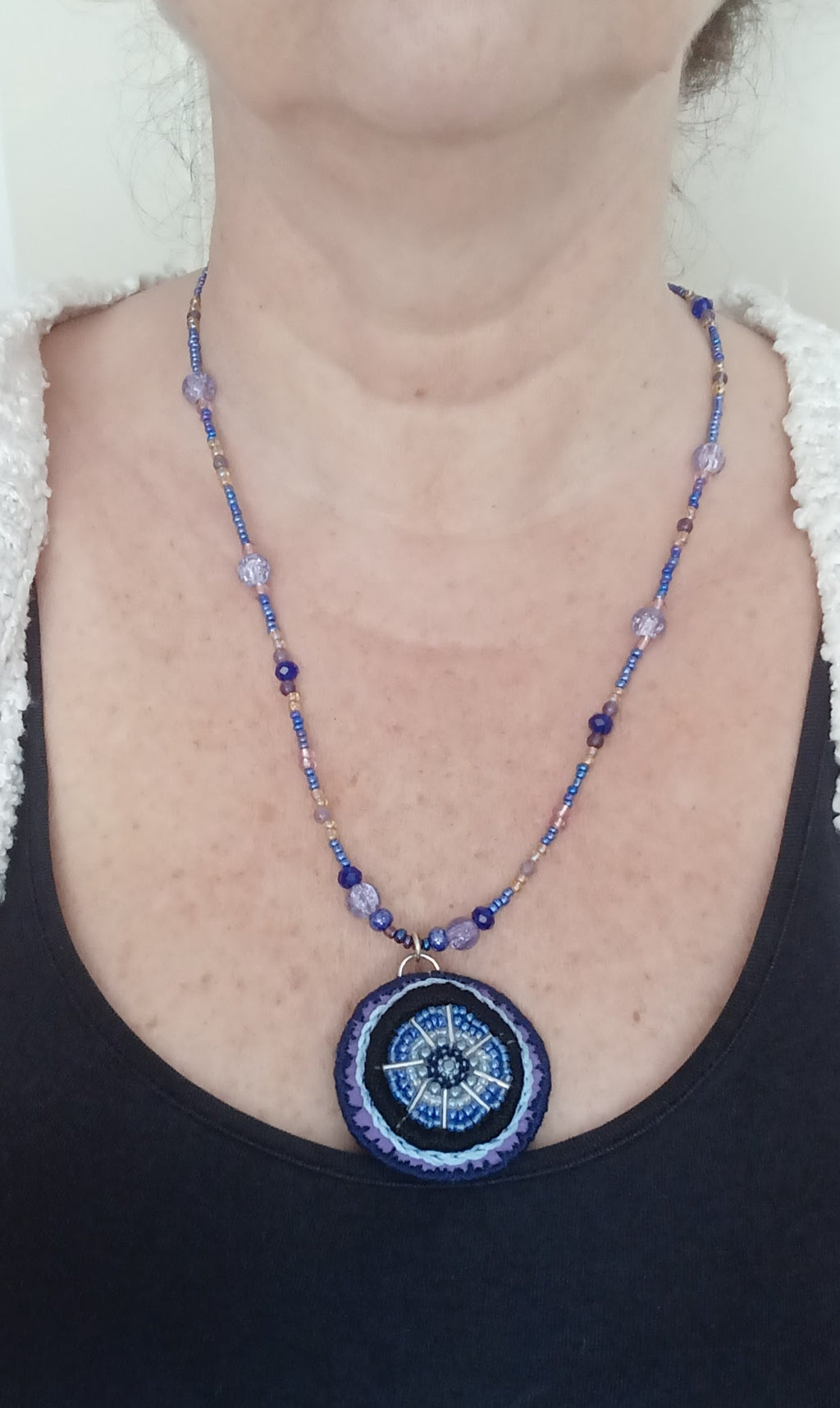 confection bleue mauve noire