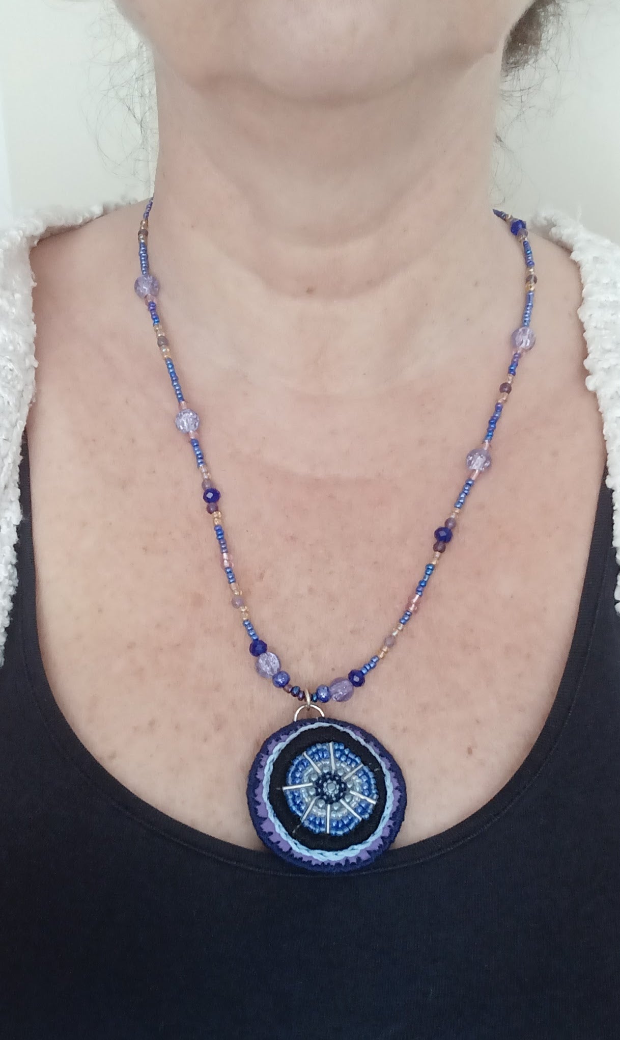 confection bleue mauve noire