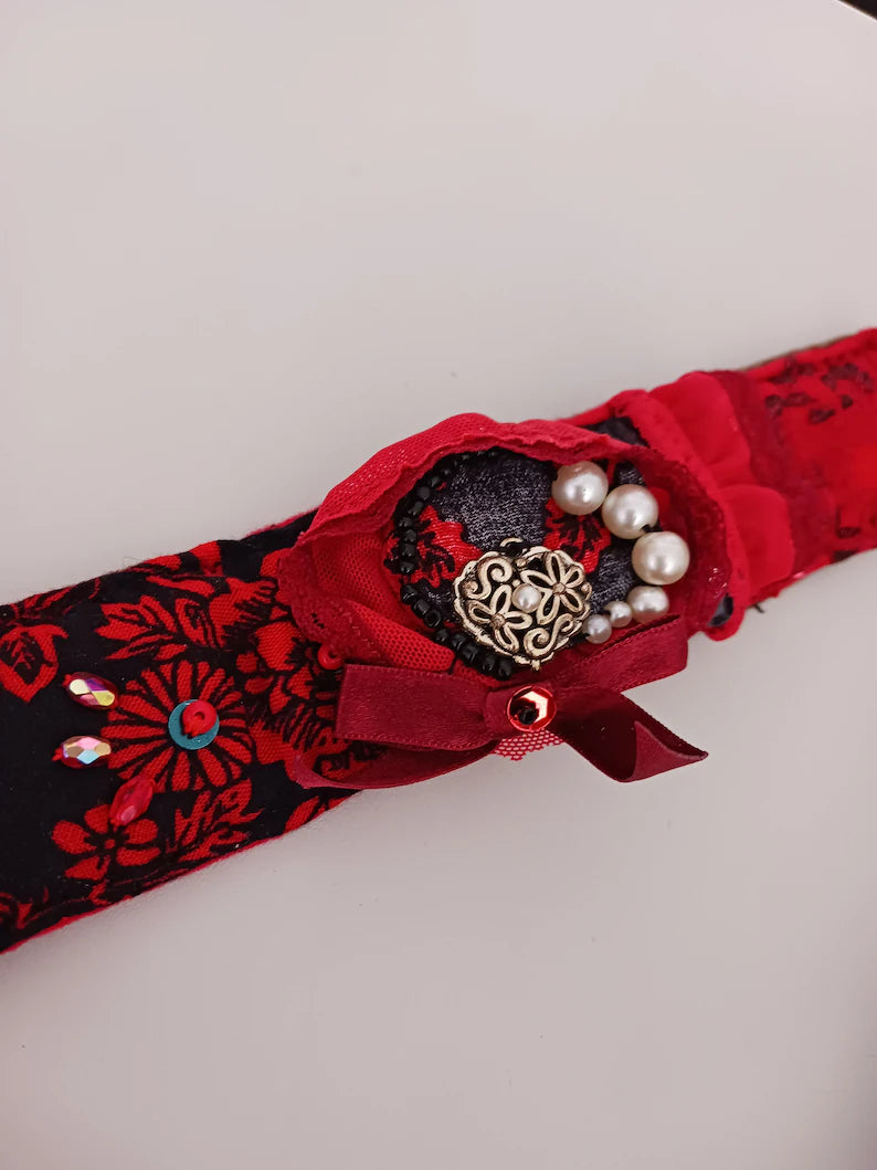 rouge noir et perles