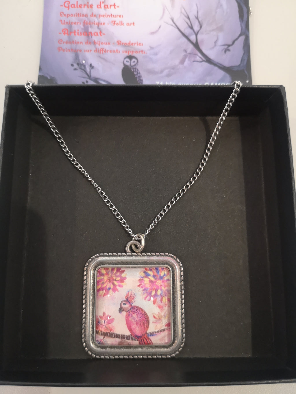 aquarelle sous cabochon collier