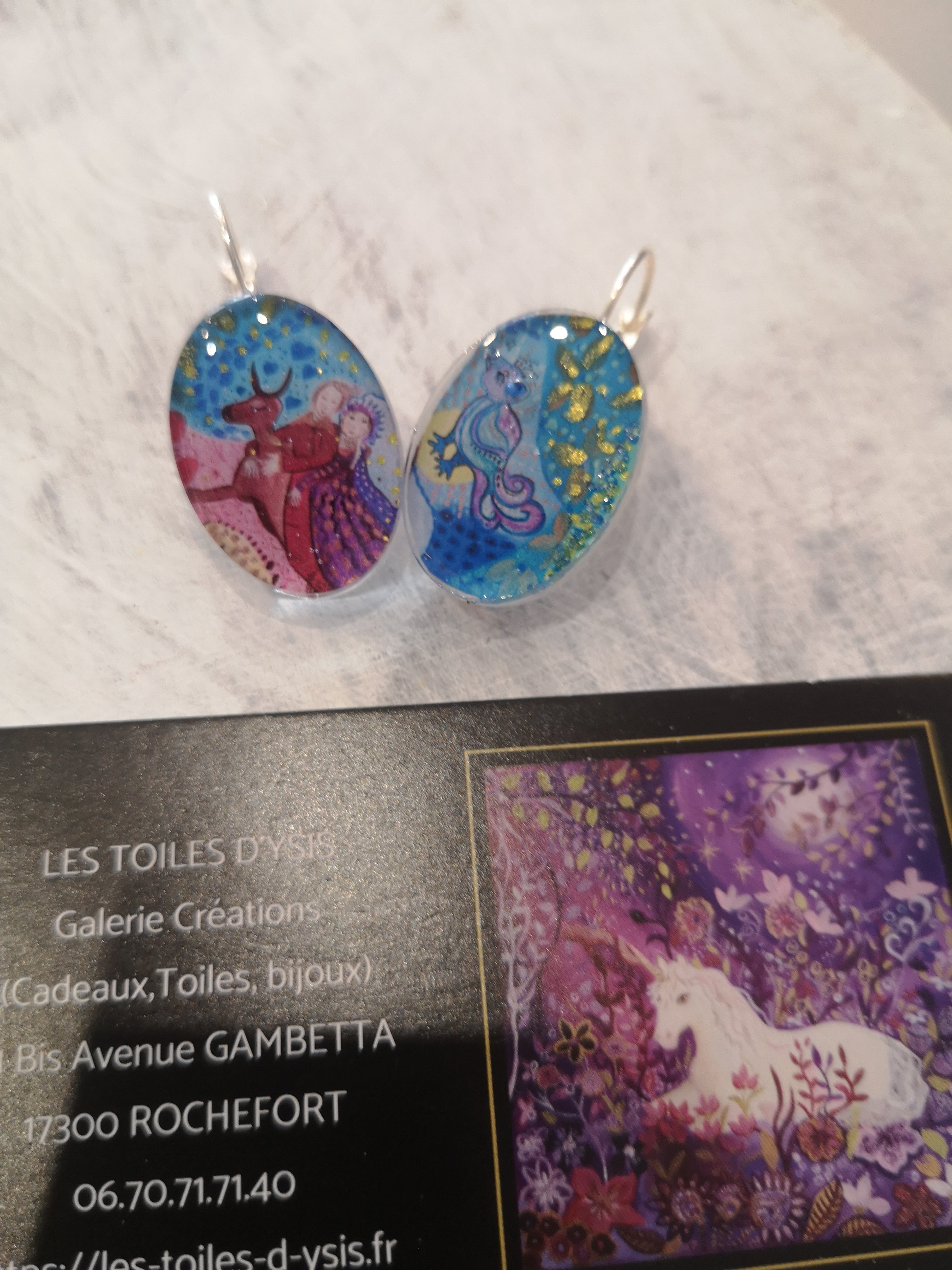 boucles bleue et rouge