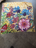 Foulard jaune à fleurs