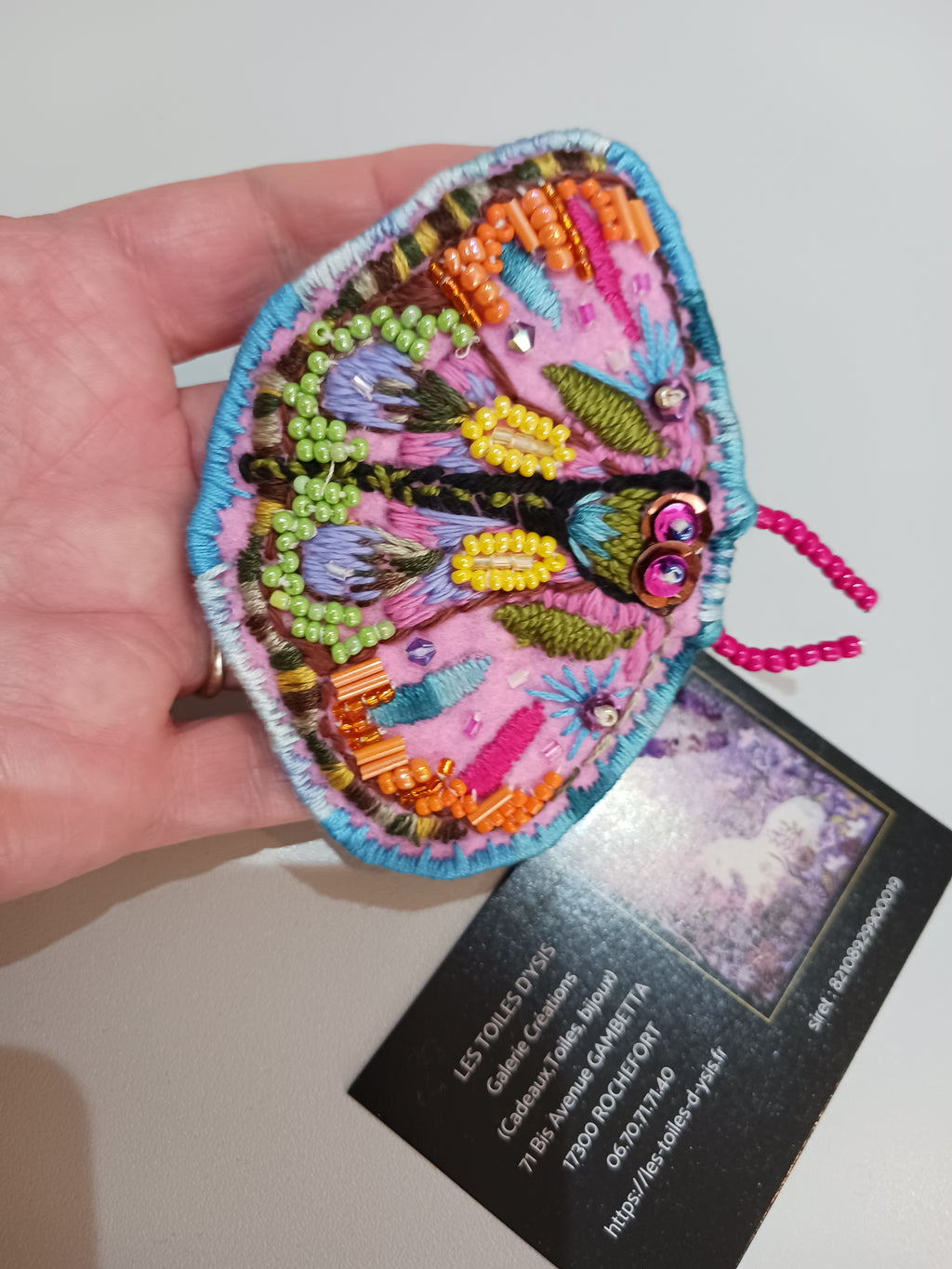 broche artisanale