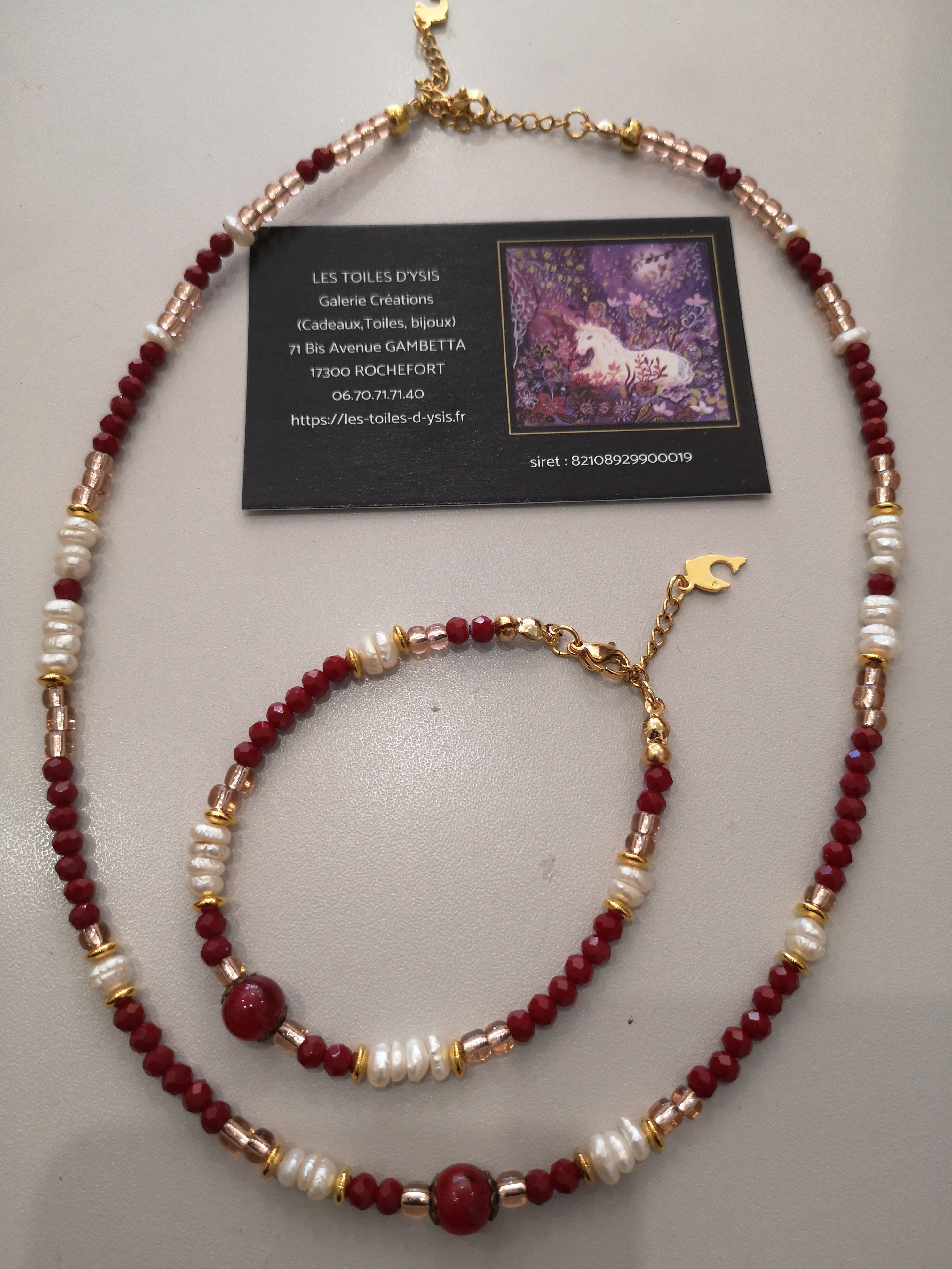 parure rouge et perles
